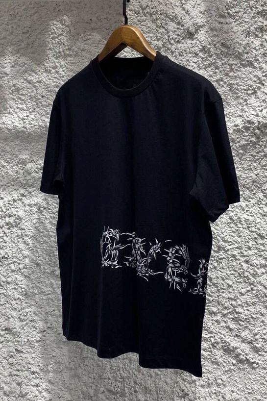 Чёрная оверсайз футболка Givenchy Barbed Wire
