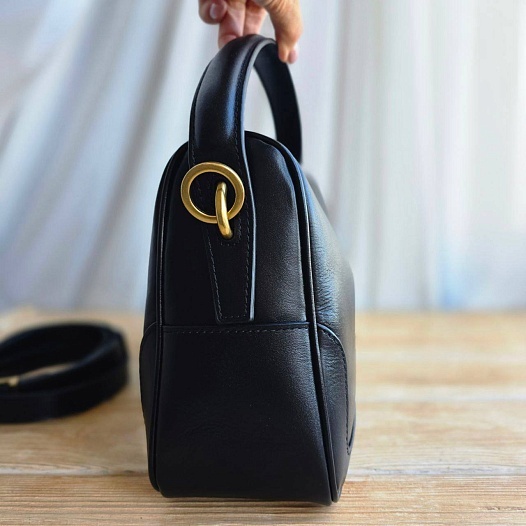 Женская чёрная кожаная сумка Yves Saint Laurent 29x18 см   