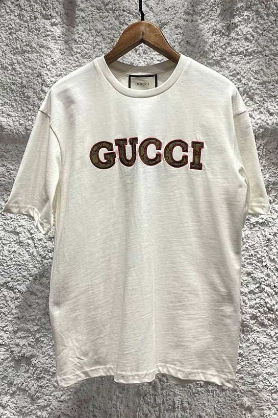 Брендовая оверсайз футболка Gucci белого цвета