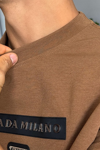 Коричневая оверсайз футболка Prada Milano metallic-logo   