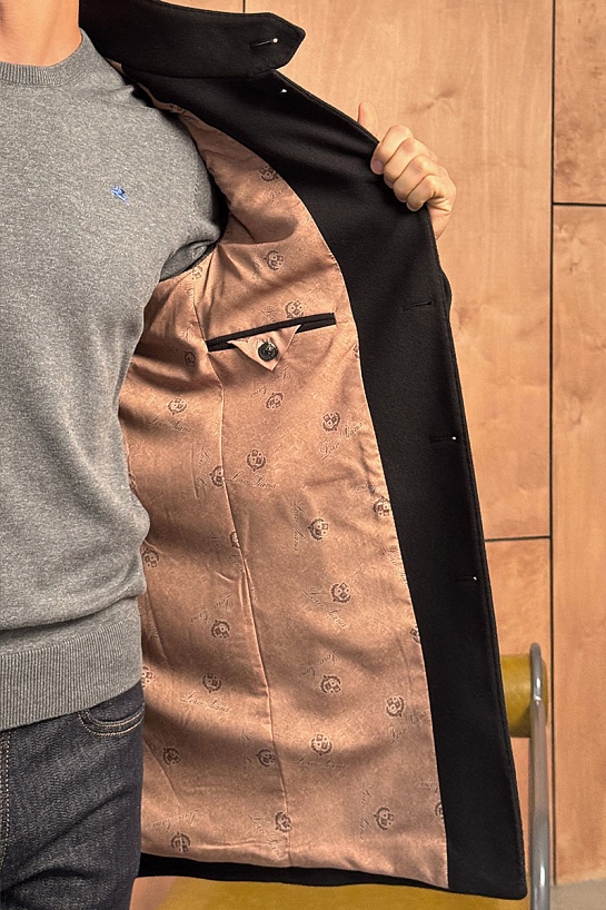 Мужское пальто чёрного цвета Loro Piana