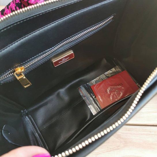 Женская сумка Valentino One Stud 25x23 см - Black