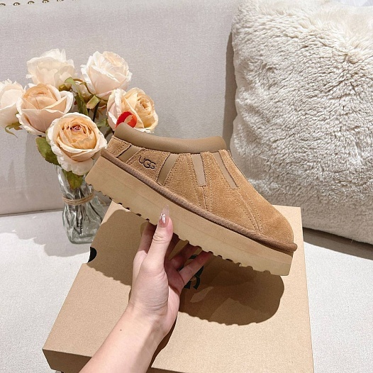 Меховые женские слипоны UGG Tassle - Chestnut   