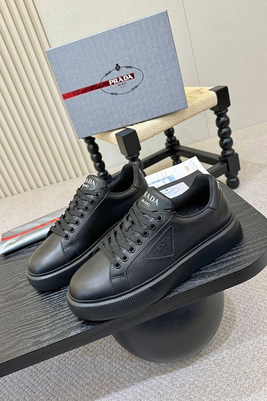 Мужские кожаные кроссовки Prada 