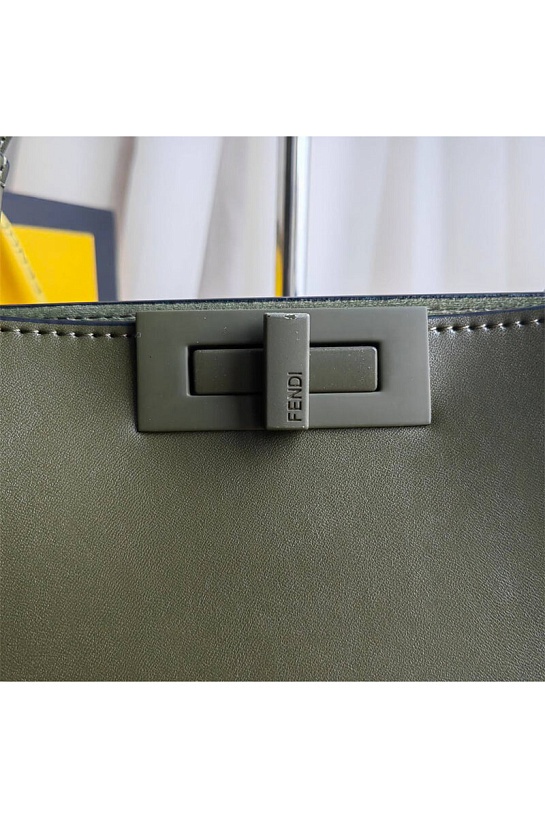 Кожаная сумка Fendi 33x22 см