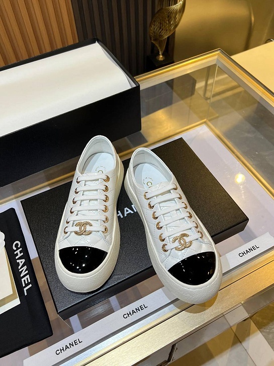 Женские кожаные кроссовки Chanel Premium - White / Black