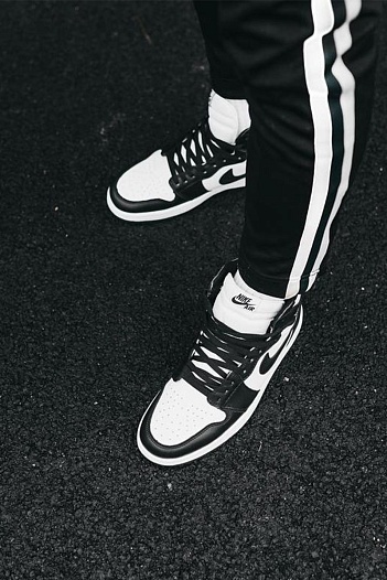 Кроссовки Nike Air Jordan 1 Retro High - Black / White   