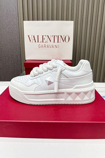 Кожаные кроссовки Valentino One Stud XL - White   