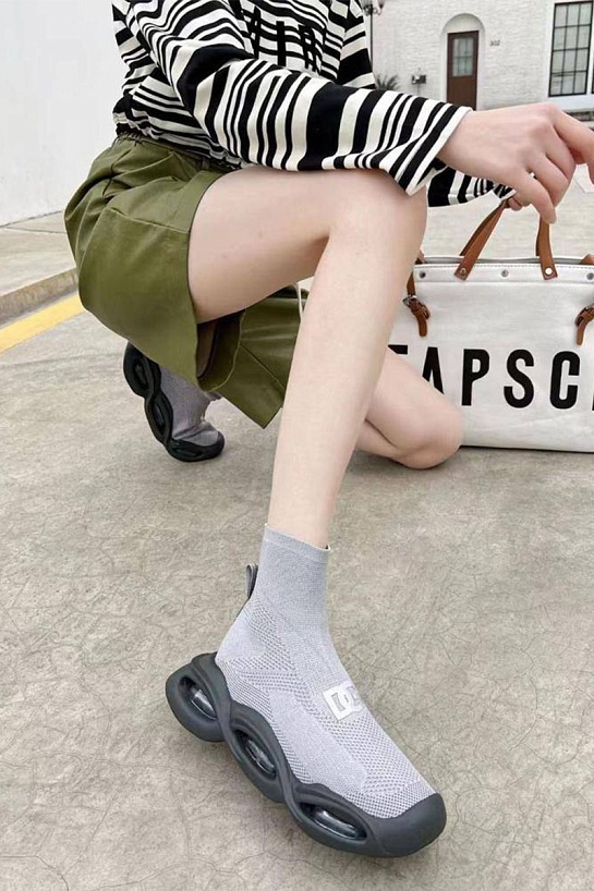 Женские серые кроссовки Dolce&Gabbana Wave mid-top