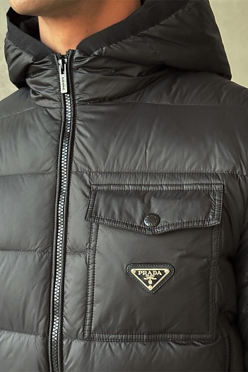 Мужской пуховик Prada logo-plaque - Black   