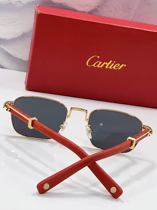 Солнцезащитные очки Cartier