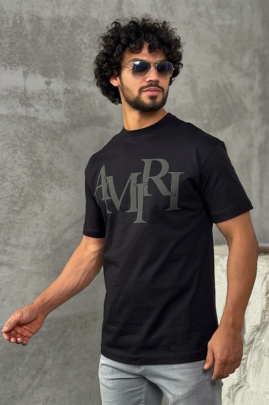 Футболка чёрного цвета Amiri staggered logo