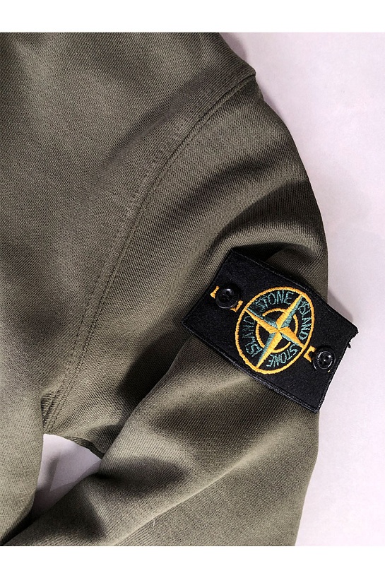 Мужской зелёный свитшот Stone Island с патчем на плече