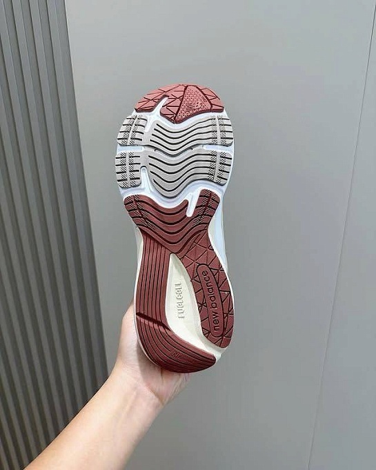 Женские кроссовки New Balance x Loro Piana 990v6 premium