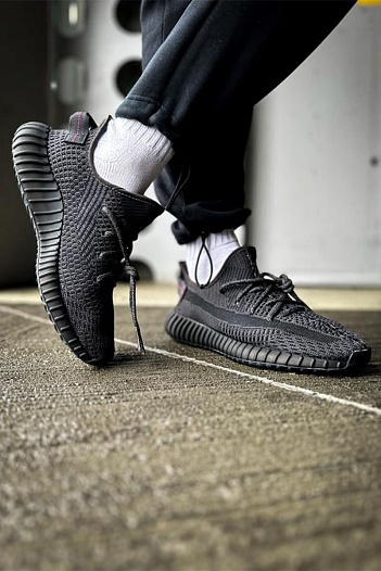 Кроссовки Adidas Yeezy Boost 350 v2 Black "Reflective laces" premium   