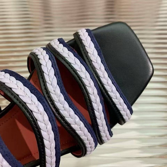 Женские кожаные сандалии Loro Piana Premium