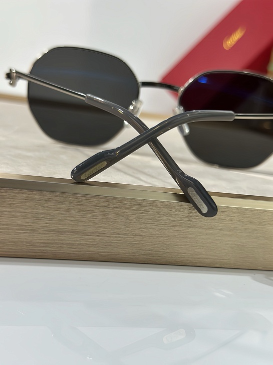 Солнцезащитные очки Cartier Premiere