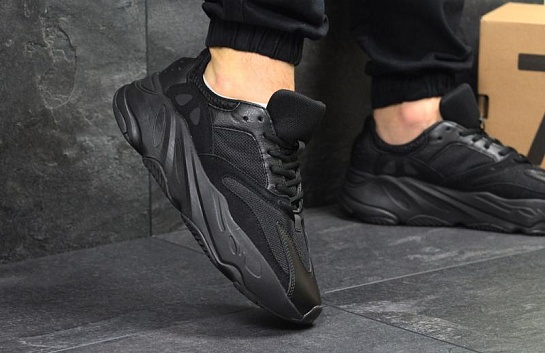Кроссовки Adidas Yeezy Boost 700 "Triple Black"