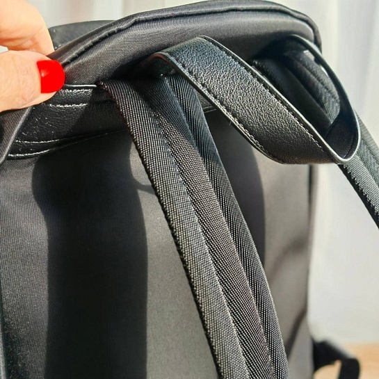 Нейлоновый рюкзак Gucci чёрного цвета 41x30.5 см