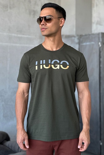 Мужская тёмно-зелёная футболка Hugo Boss   