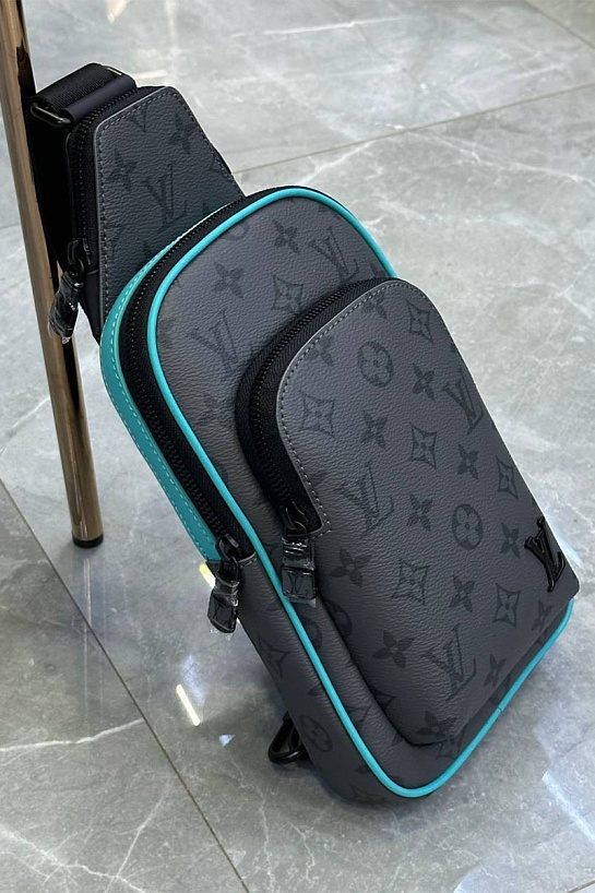 Кожаная сумка Louis Vuitton Avenue Sling Monogram Eclipse Reverse 25x14 см