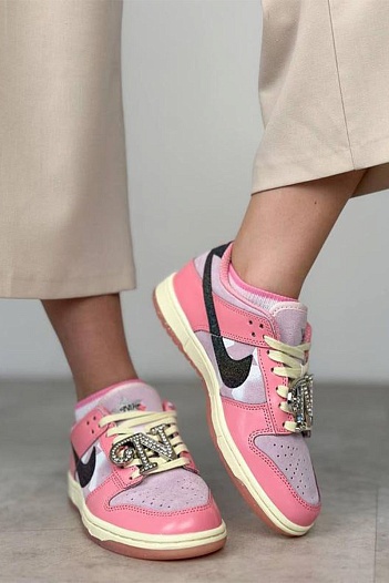 Кроссовки Nike SB Dunk Low "Barbie"   