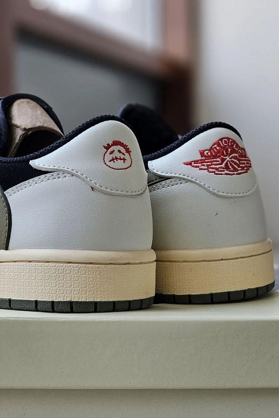 Кроссовки Travis Scott x Nike Air Jordan 1 Low OG "Olive"