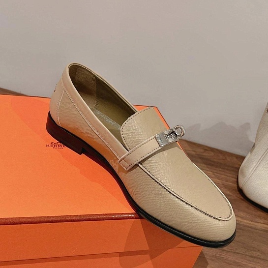 Женские кожаные лоферы Hermes