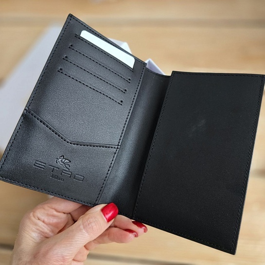 Кожаная обложка на паспорт Etro с узором пейсли 14х9.5 см