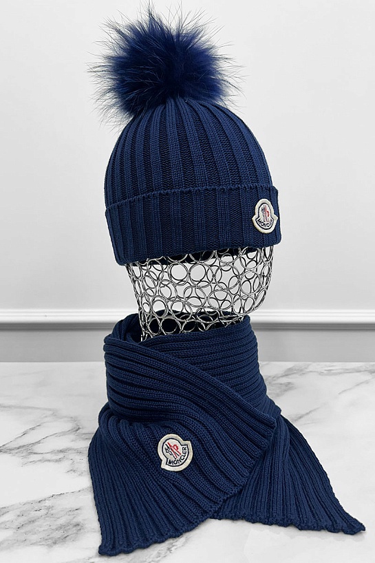 Комплект из шапки и шарфа синего цвета Moncler logo-patch
