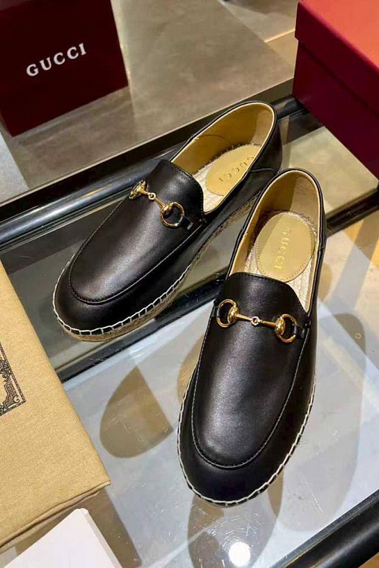 Женские кожаные лоферы Gucci GG Horsebit premium