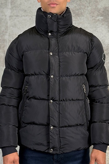 Куртка чёрного цвета Moncler logo-patch   