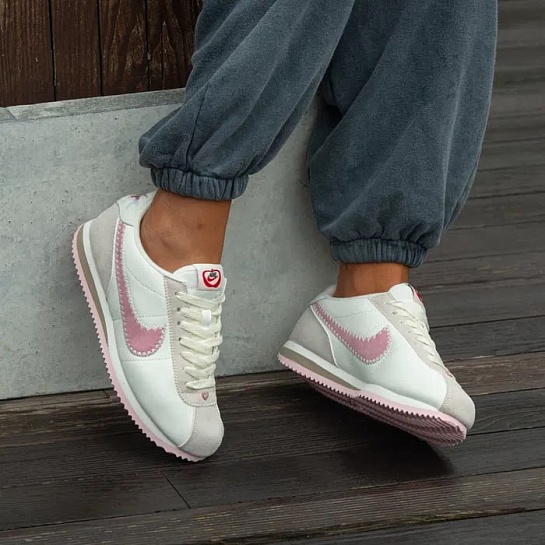 Кроссовки Nike Cortez Vintage "Valentine's Day"