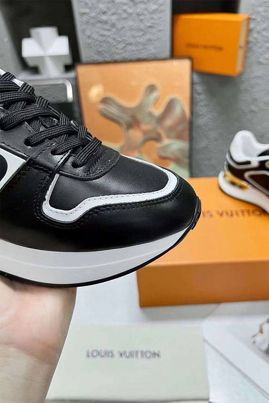 Женские кожаные кроссовки Louis Vuitton Neo Run Away