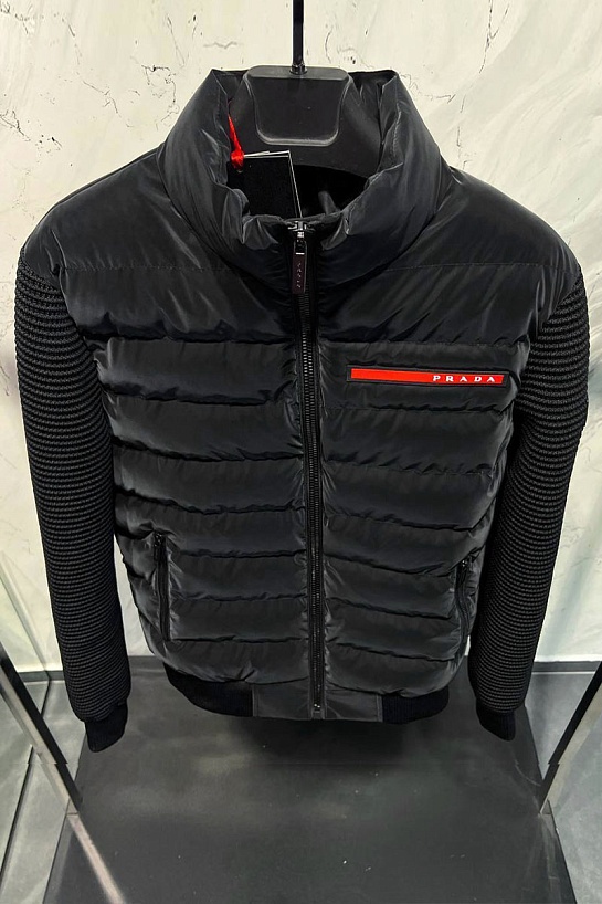 Чёрная мужская куртка Prada с вязанными рукавами