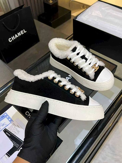 Женские замшевые кроссовки с мехом Chanel premium - Black   