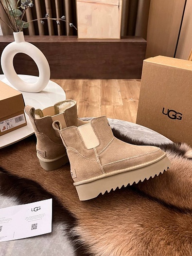 Женские замшевые ботинки с мехомм UGG Dipper - Beige   