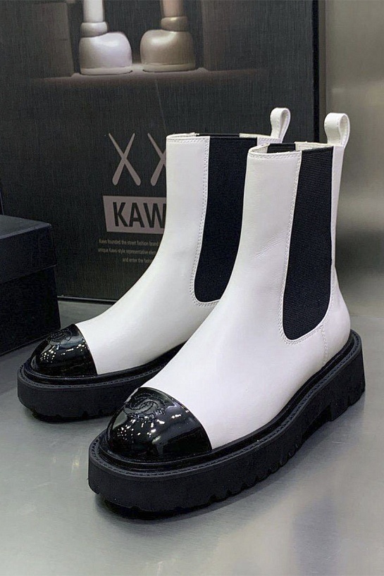 Женские кожаные сапоги Chanel Cruise premium - White / Black