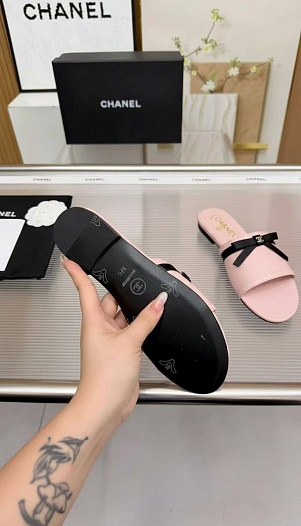 Женские кожаные шлёпанцы Chanel premium   