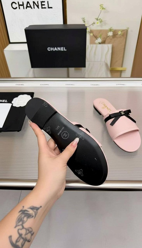 Женские кожаные шлёпанцы Chanel premium