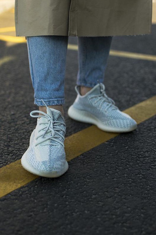 Кроссовки Adidas Yeezy Boost 350 V2 - Cloud White