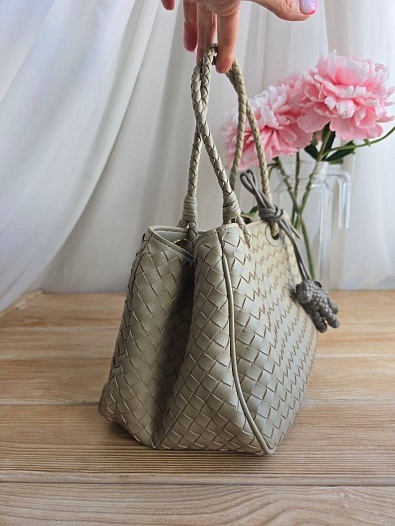 Кожаная сумка Bottega Veneta Basket 30x20 см - Beige   