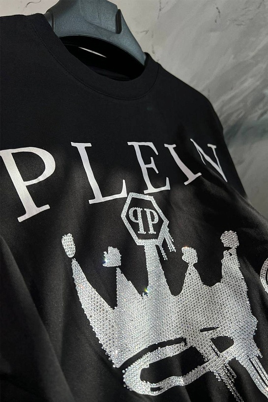 Чёрная футболка со стразами Philipp Plein king of crypto