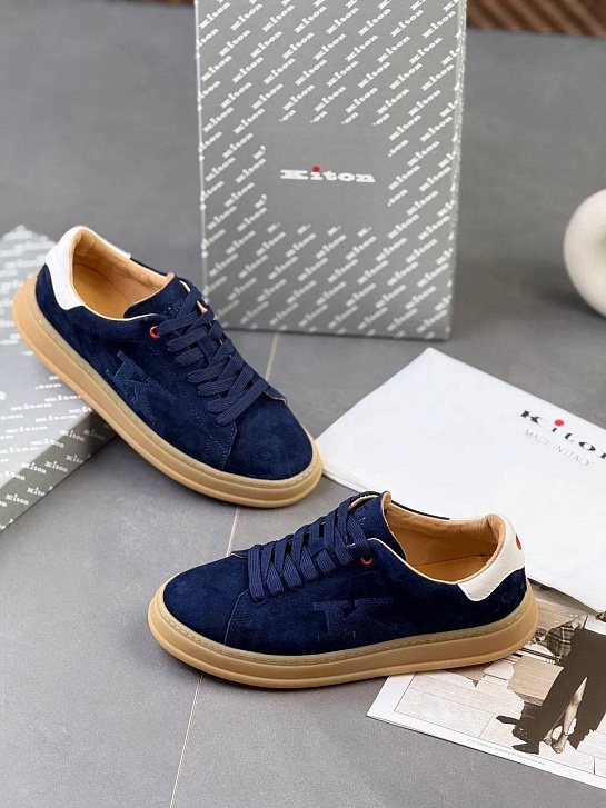 Замшевые кроссовки Kiton синего цвета