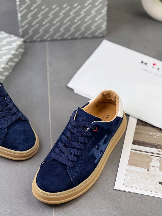 Замшевые кроссовки Kiton синего цвета