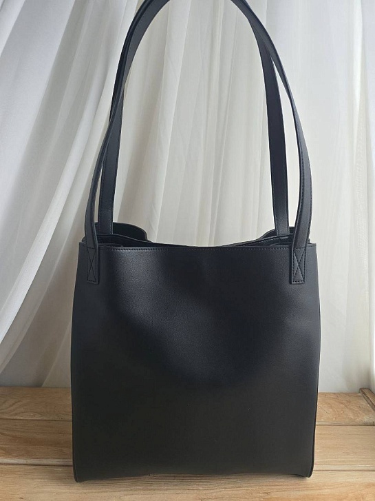 Кожаная сумка Balenciaga 37x34 см
