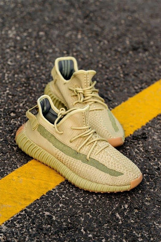 Кроссовки Adidas Yeezy Boost 350 V2 - Sulfur Premium