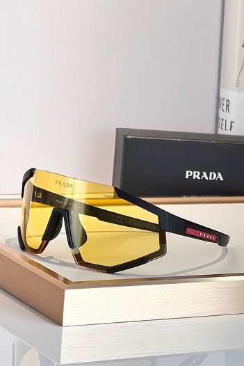 Солнцезащитные очки Prada Linea Rossa   
