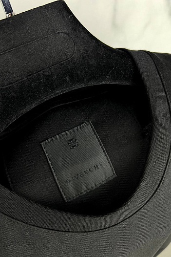 Футболка чёрного цвета Givenchy small logo   