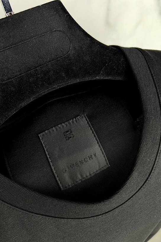 Футболка чёрного цвета Givenchy small logo